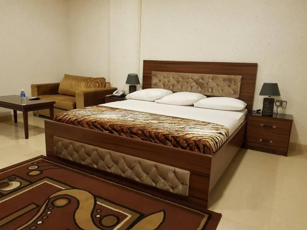 Tahir Guest Palace Кано Экстерьер фото