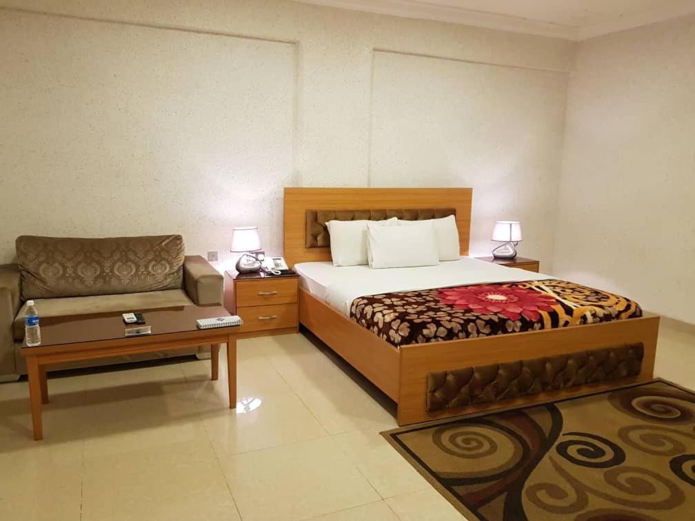Tahir Guest Palace Кано Экстерьер фото